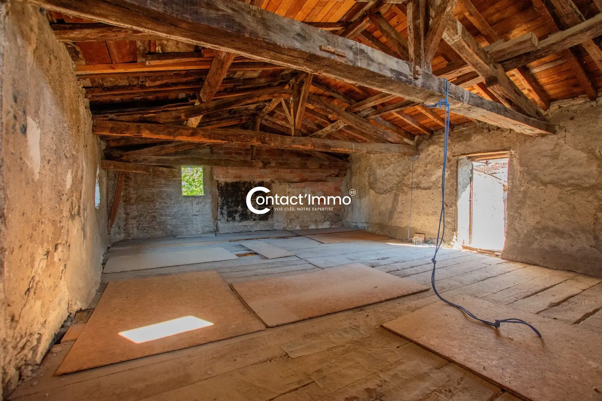 Grange viabilisée à transformer en maison à Billom - Potentiel 90m² 
