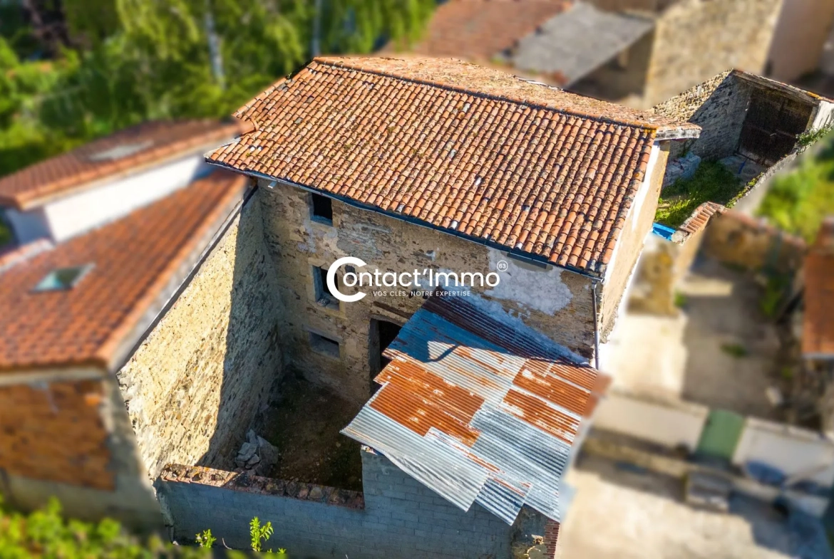 Grange viabilisée à transformer en maison à Billom - Potentiel 90m² 