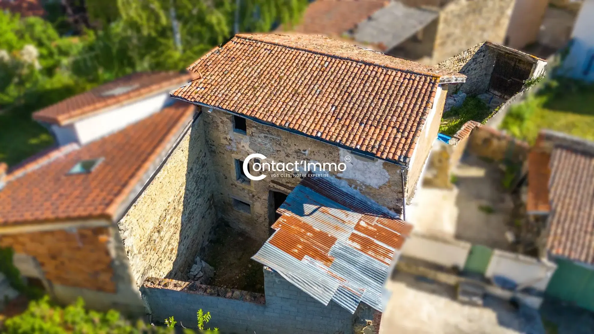 Grange viabilisée à transformer en maison à Billom - Potentiel 90m² 