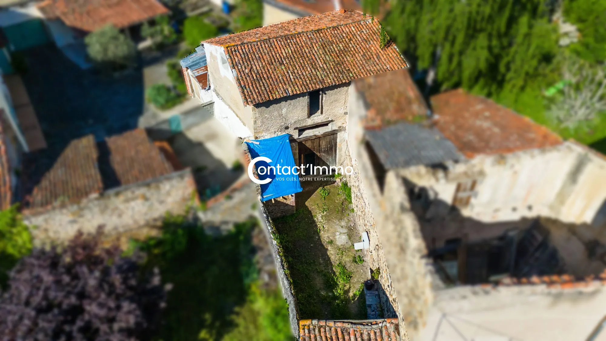 Grange viabilisée à transformer en maison à Billom - Potentiel 90m² 