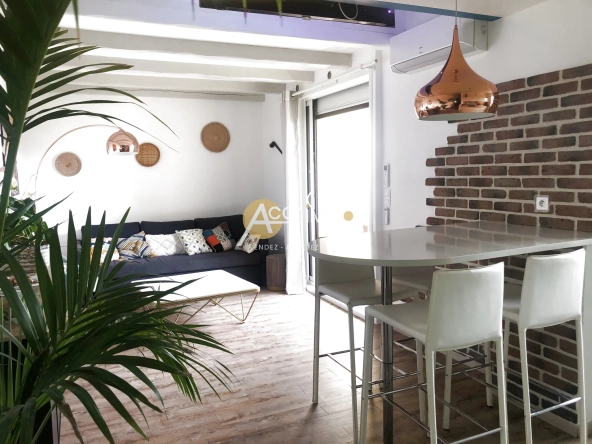 Appartement lumineux avec vue mer à La Seyne-sur-Mer, dernier étage, terrasse, parking et cave