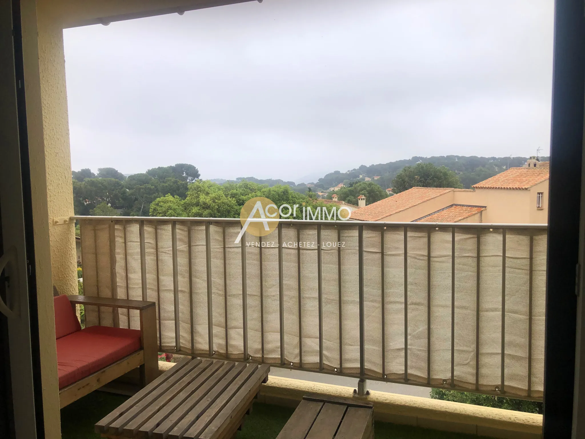 Appartement lumineux avec vue mer à La Seyne-sur-Mer, dernier étage, terrasse, parking et cave 