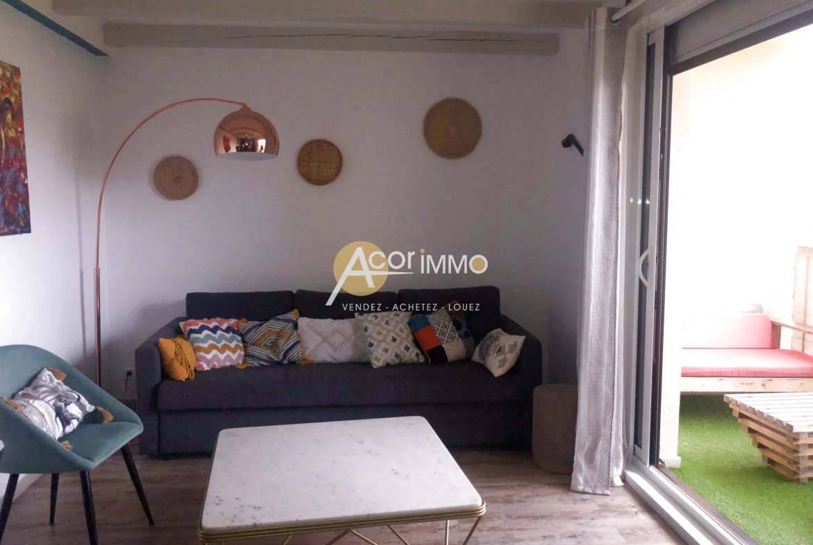 Appartement lumineux avec vue mer à La Seyne-sur-Mer, dernier étage, terrasse, parking et cave 
