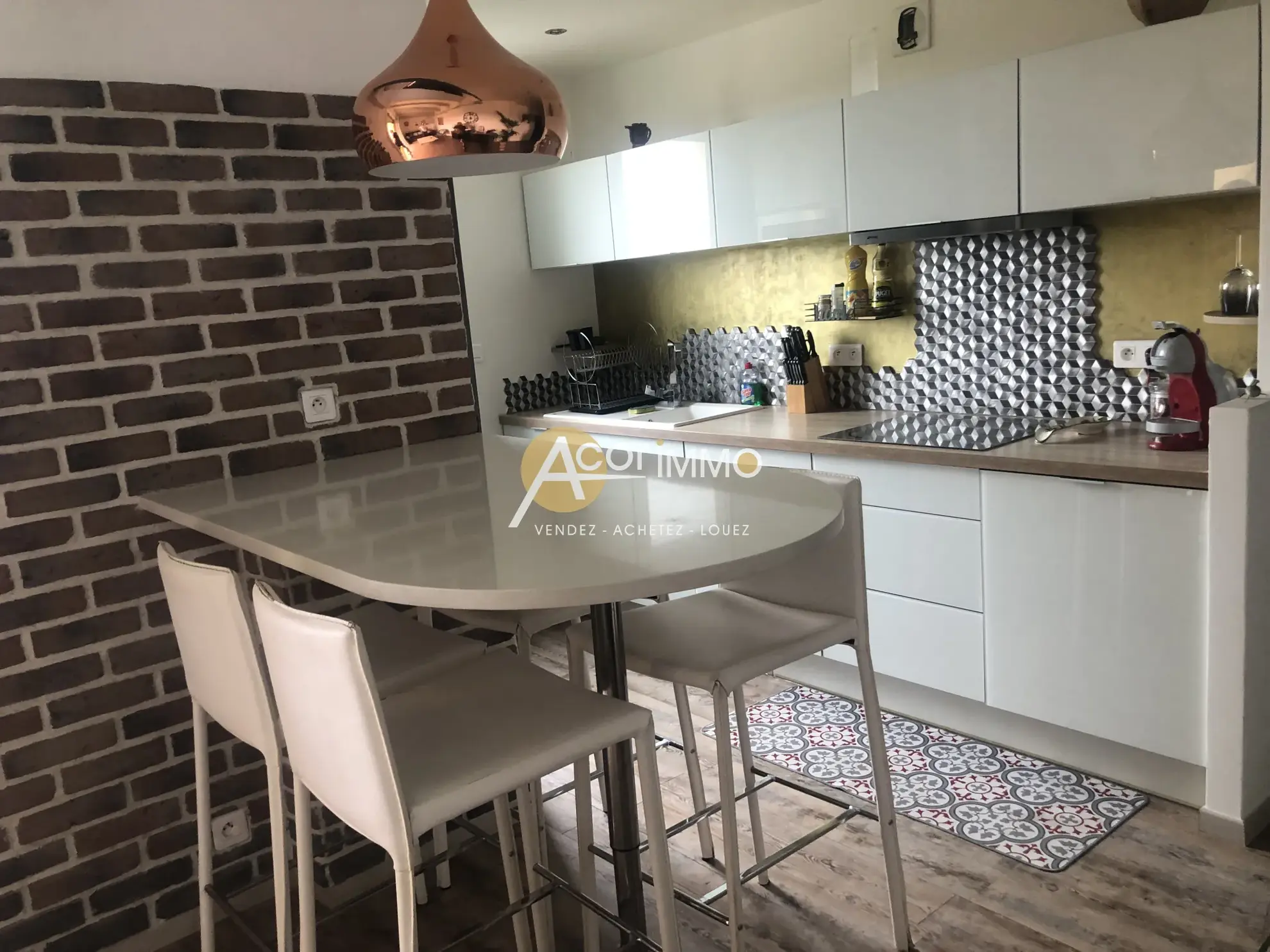Appartement lumineux avec vue mer à La Seyne-sur-Mer, dernier étage, terrasse, parking et cave 