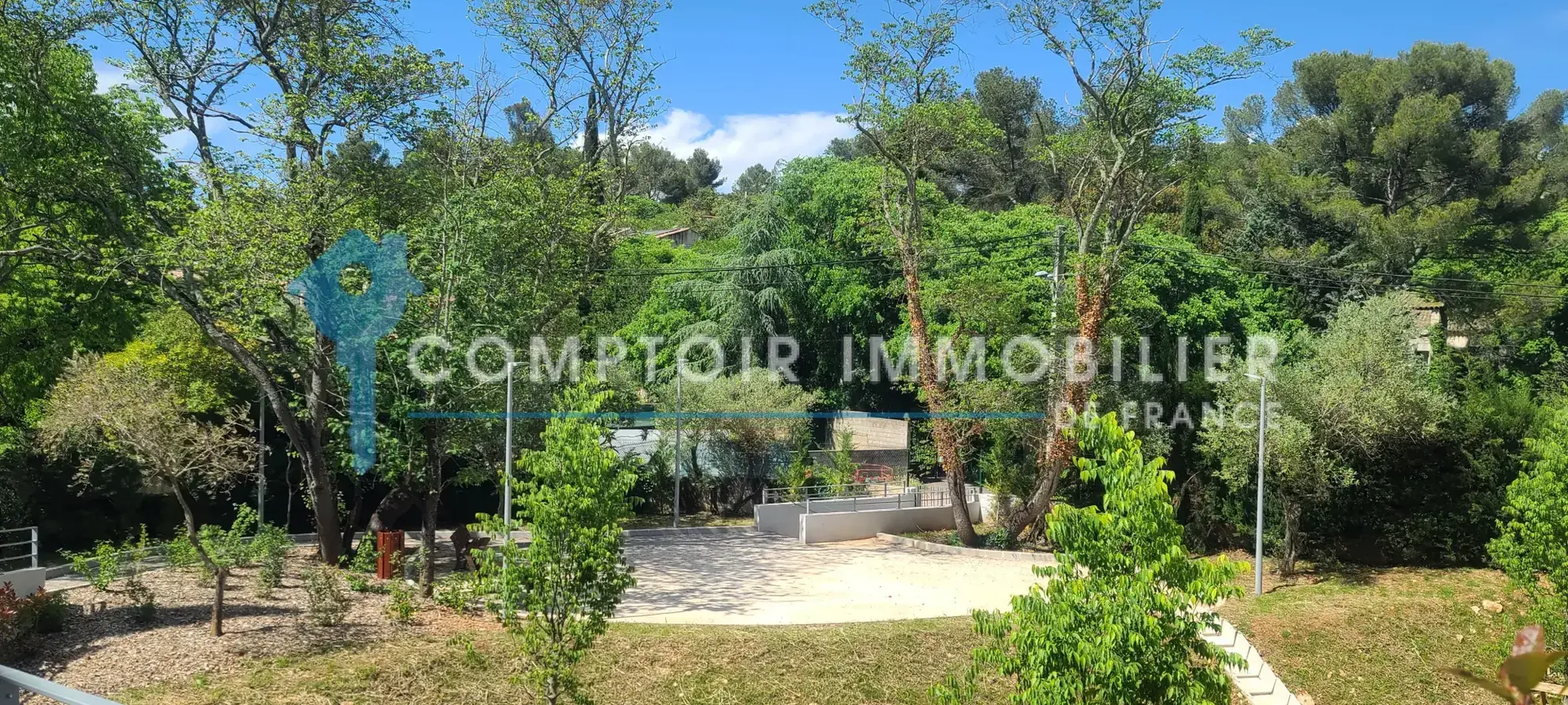 Appartement T3 lumineux avec terrasse et jardin privé à Nîmes 