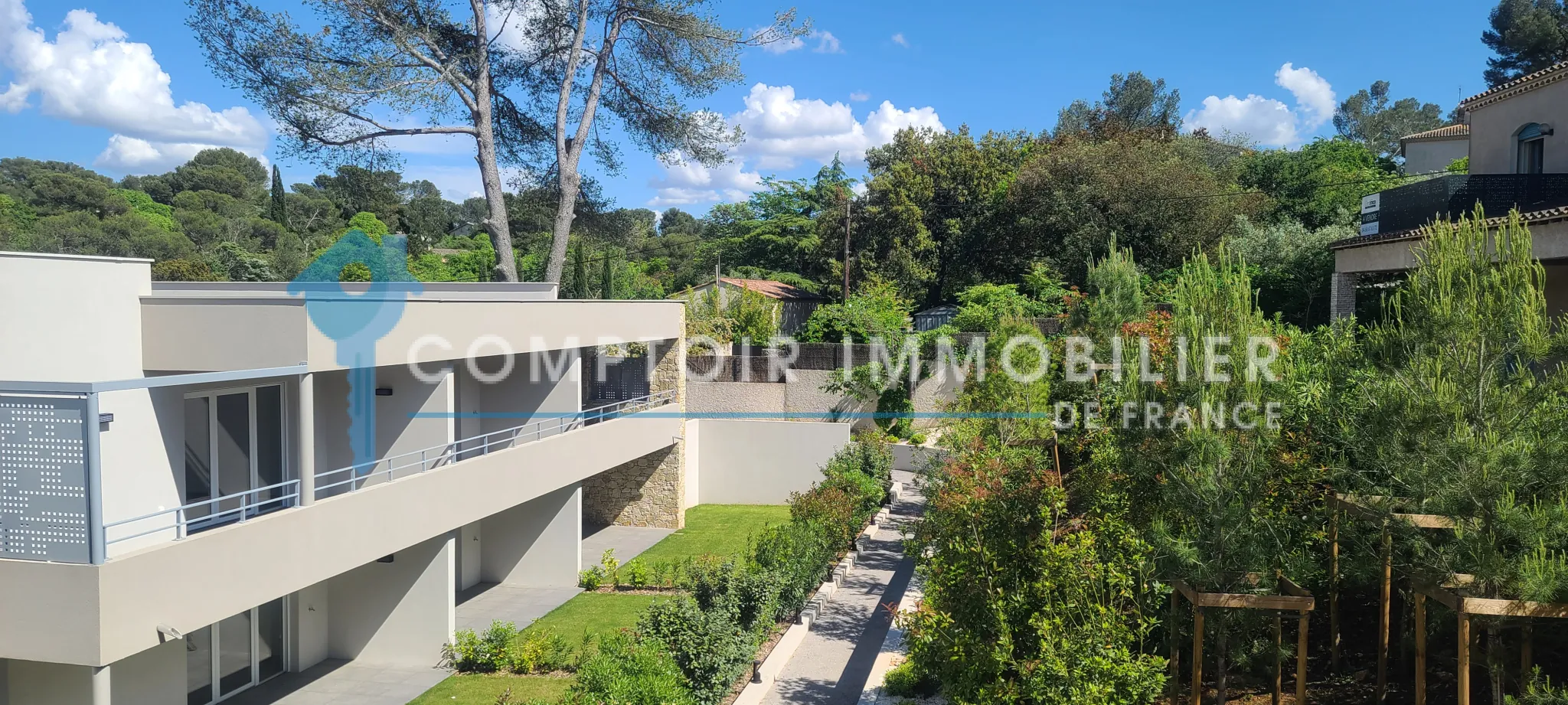 Appartement T3 lumineux avec terrasse et jardin privé à Nîmes 