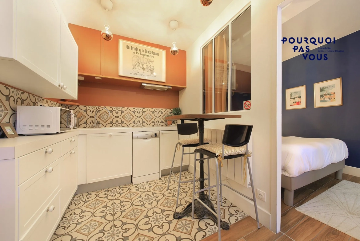 Appartement rénové avec terrasse privative à Lyon – Opportunité unique 