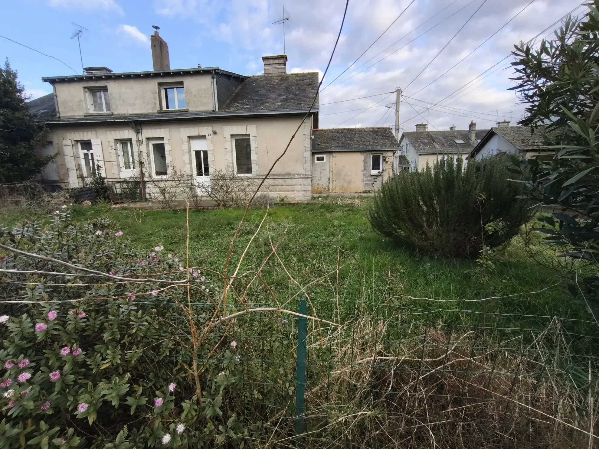 Maison rénovée avec 2 chambres à Segré-en-Anjou-Bleu - Idéal primo-accédant ou investisseur 