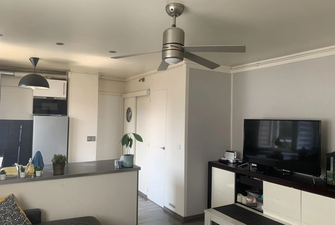 Appartement 2 pièces lumineux à Courbevoie avec cave et ascenseur 