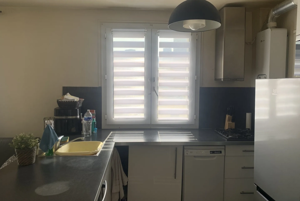 Appartement 2 pièces lumineux à Courbevoie avec cave et ascenseur 
