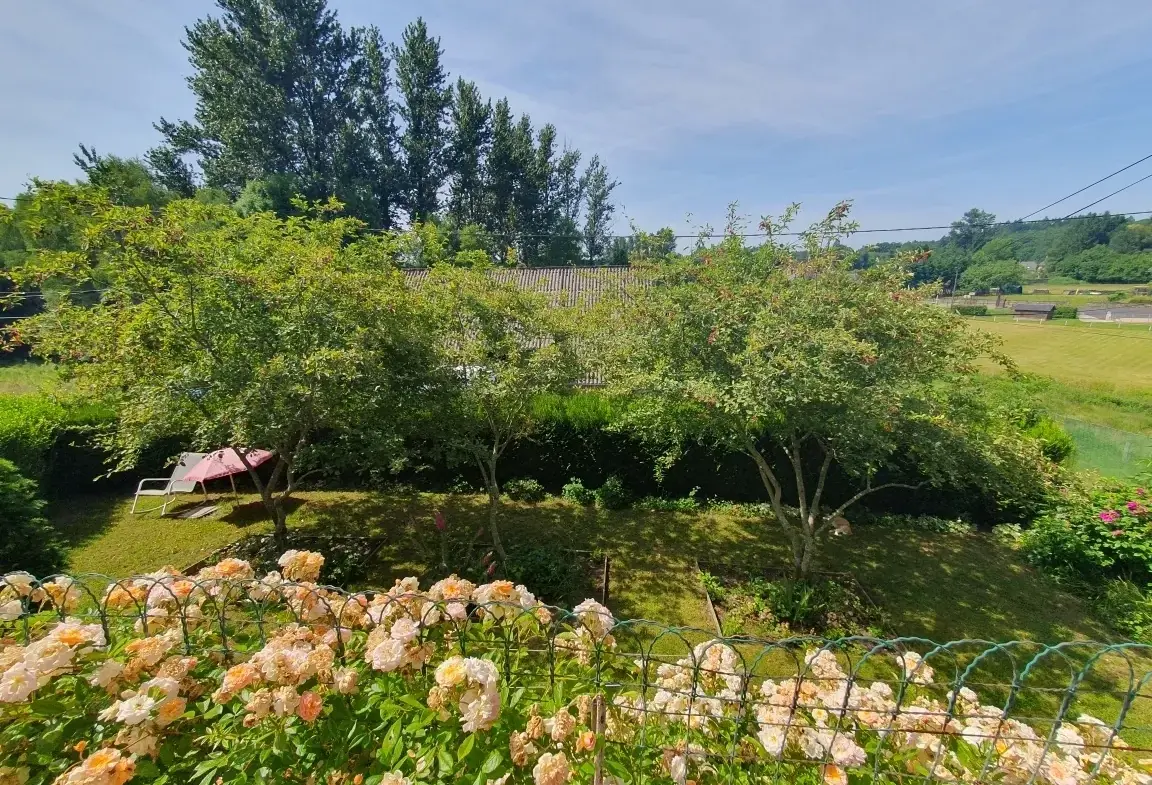 Charmant cottage en Xaintrie avec jardin et vue campagne à Saint-Julien-aux-Bois 