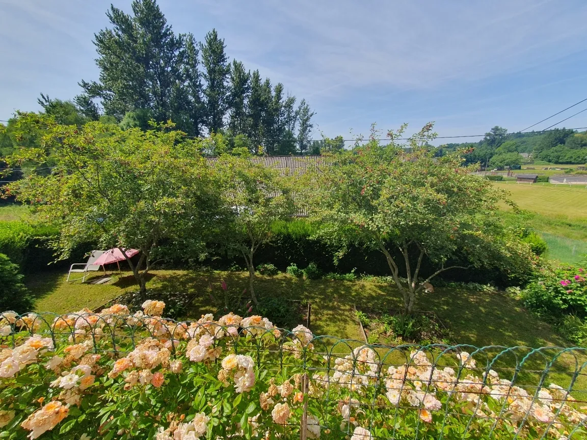 Charmant cottage en Xaintrie avec jardin et vue campagne à Saint-Julien-aux-Bois 