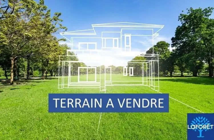 Terrain constructible de 352 m² à Pont-l'Abbé hors lotissement 
