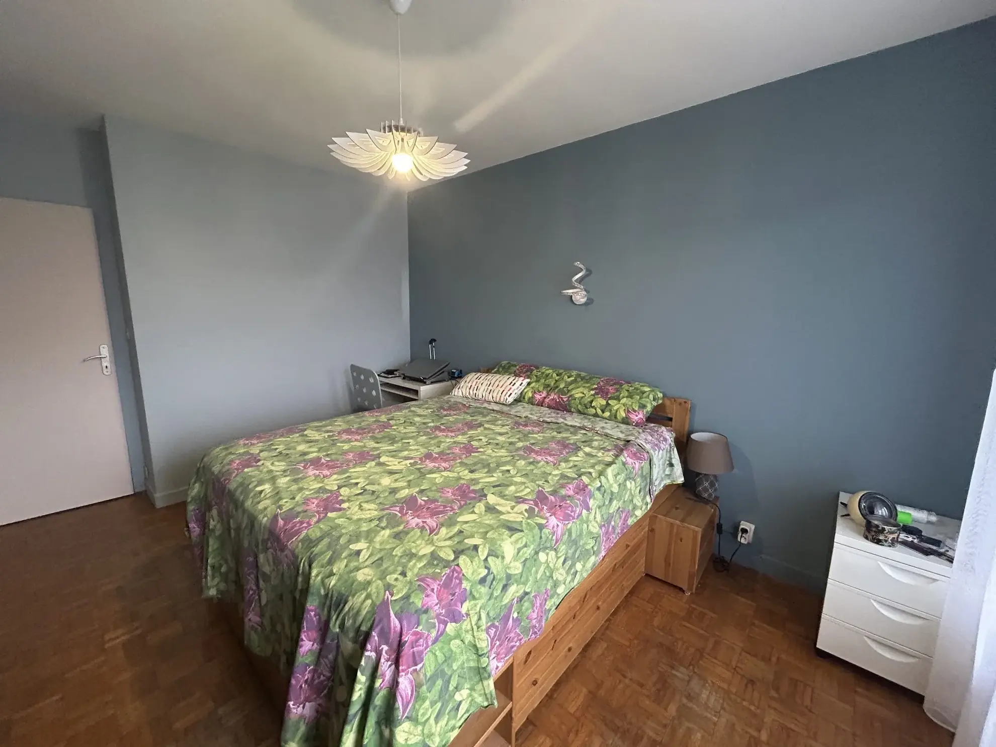 Appartement lumineux de 100 m² avec balcon et garage à Privas 