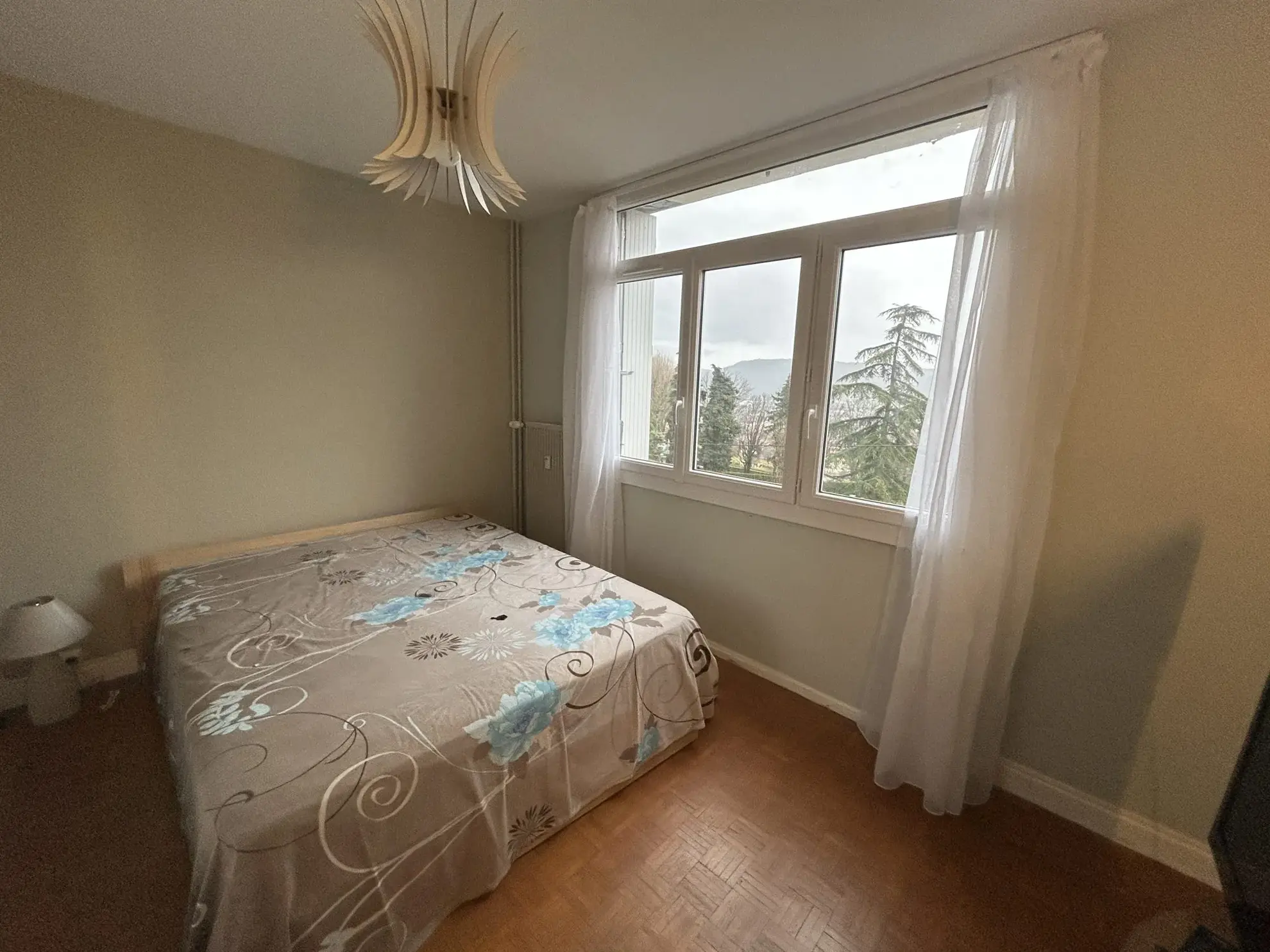 Appartement lumineux de 100 m² avec balcon et garage à Privas 