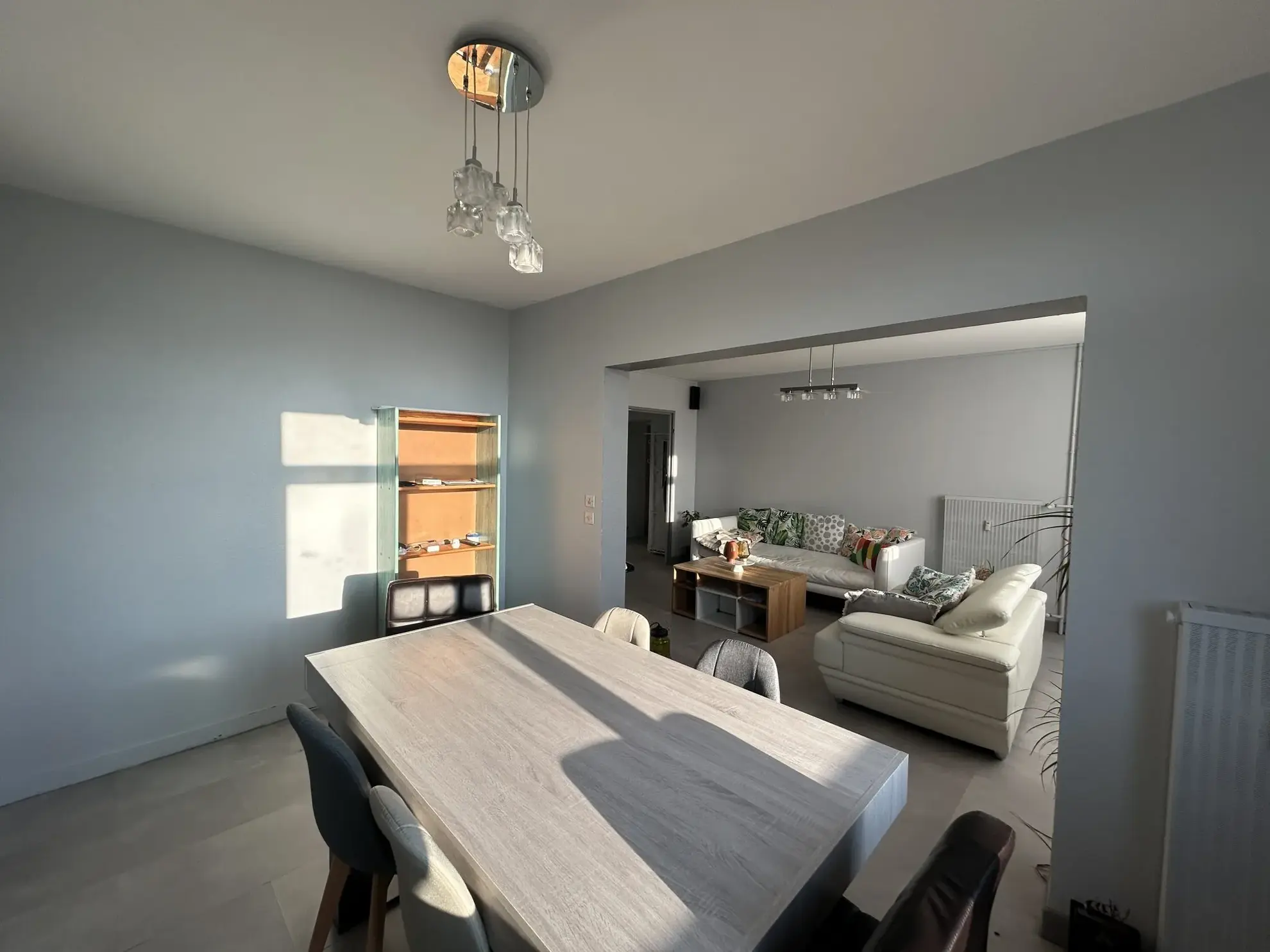 Appartement lumineux de 100 m² avec balcon et garage à Privas 