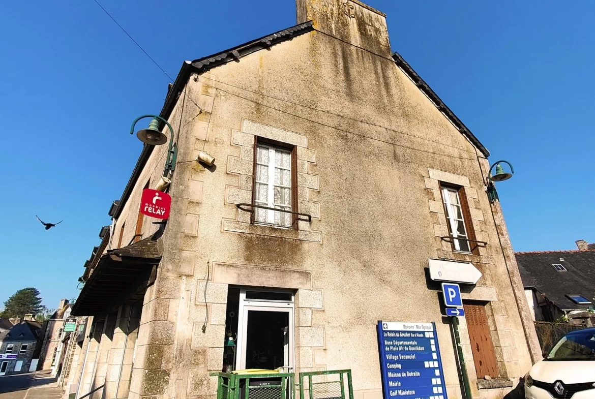 Immeuble mixte à Guerlédan avec habitation et local commercial à vendre 