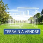 Terrain constructible de 2273 m² à Laz, proche du centre