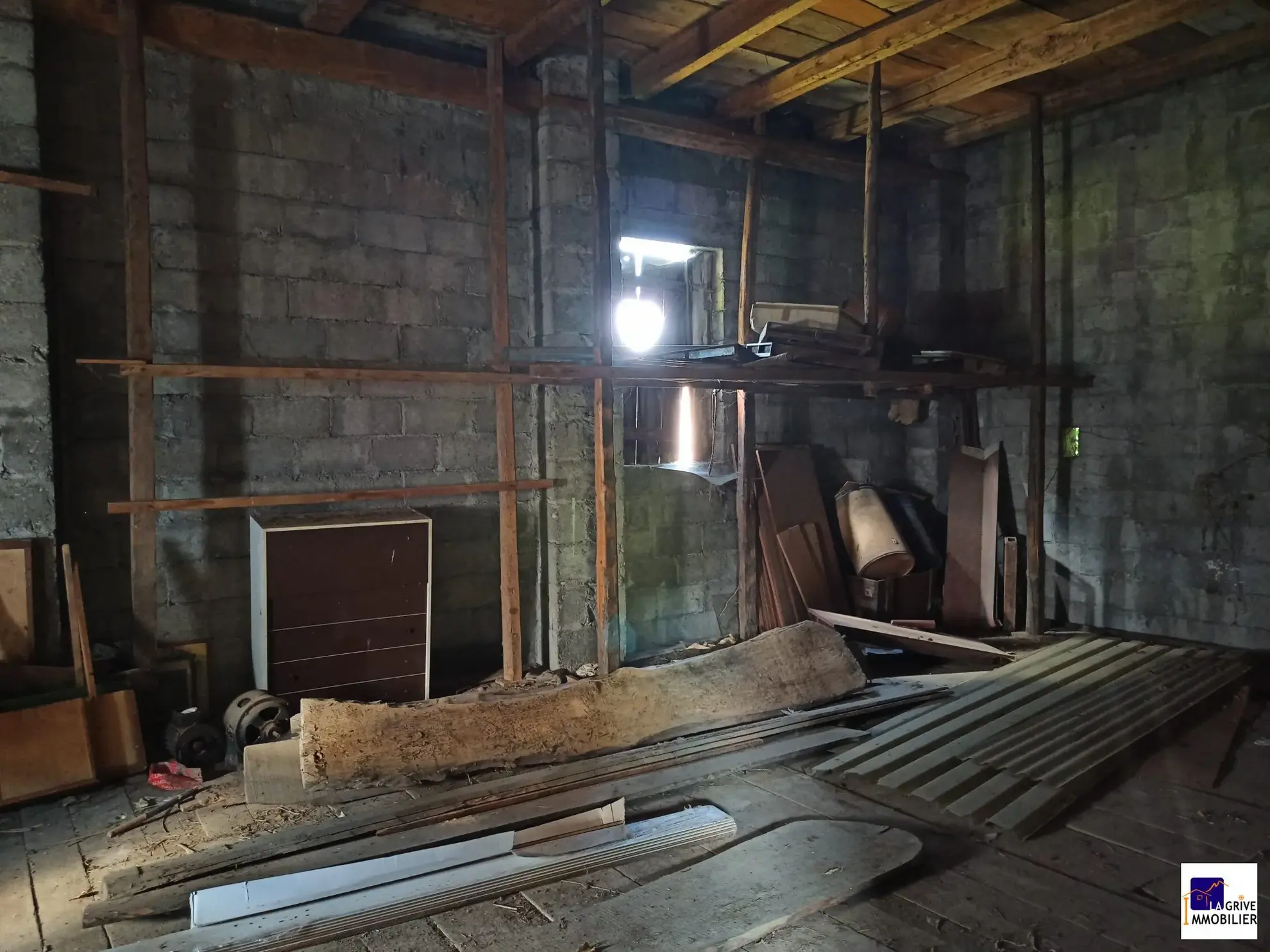 Rare appartement T4 rénové avec dépendances à La Chapelle, Maurienne 