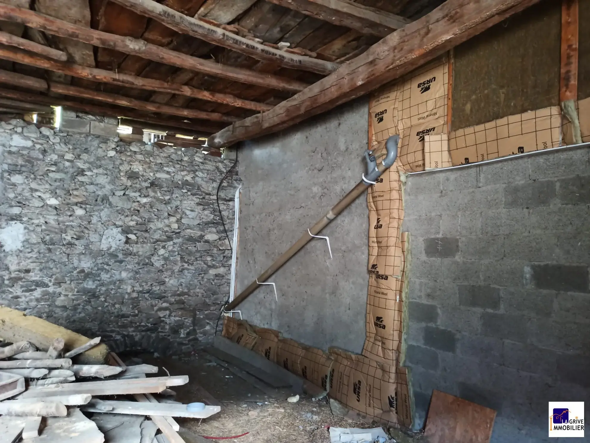Rare appartement T4 rénové avec dépendances à La Chapelle, Maurienne 