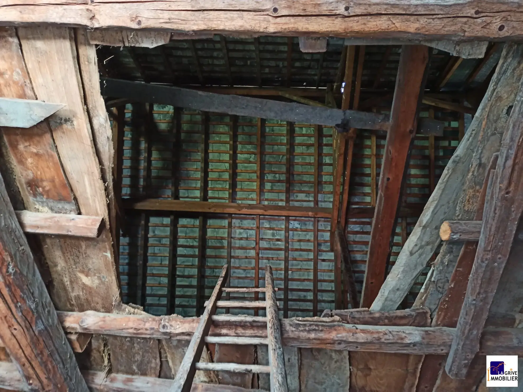 Rare appartement T4 rénové avec dépendances à La Chapelle, Maurienne 