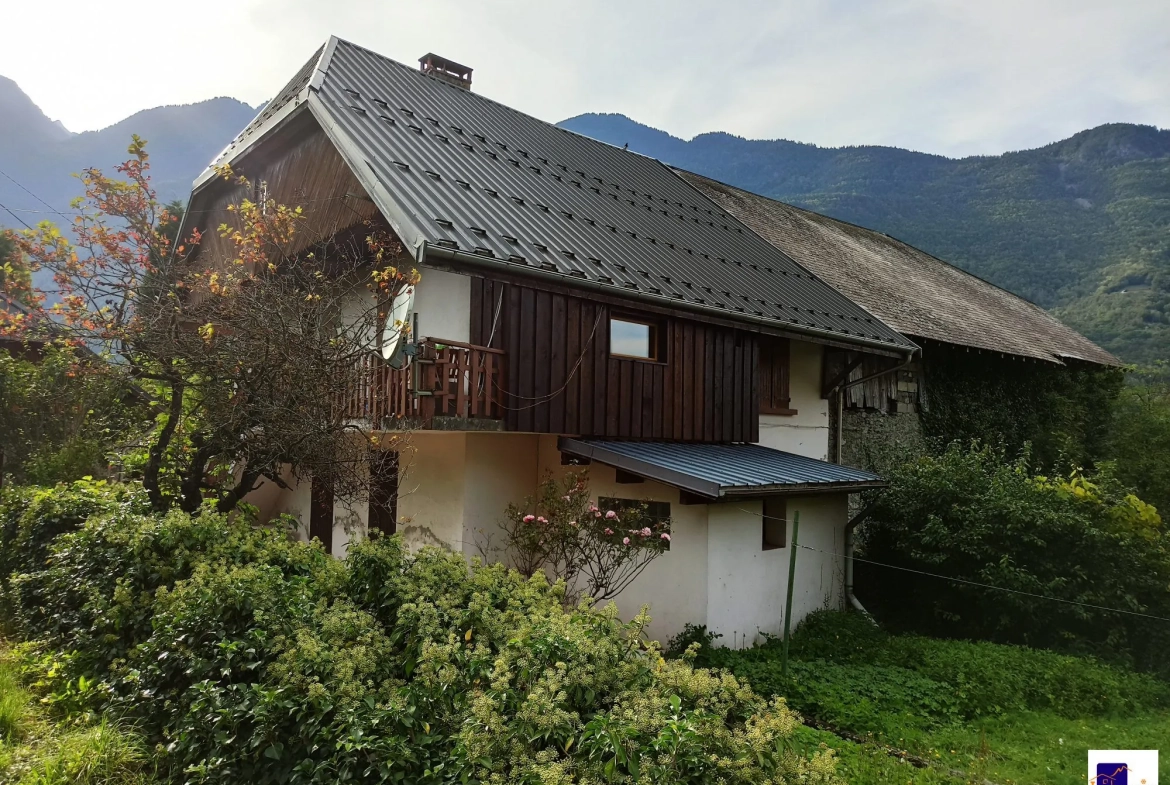 Rare appartement T4 rénové avec dépendances à La Chapelle, Maurienne 