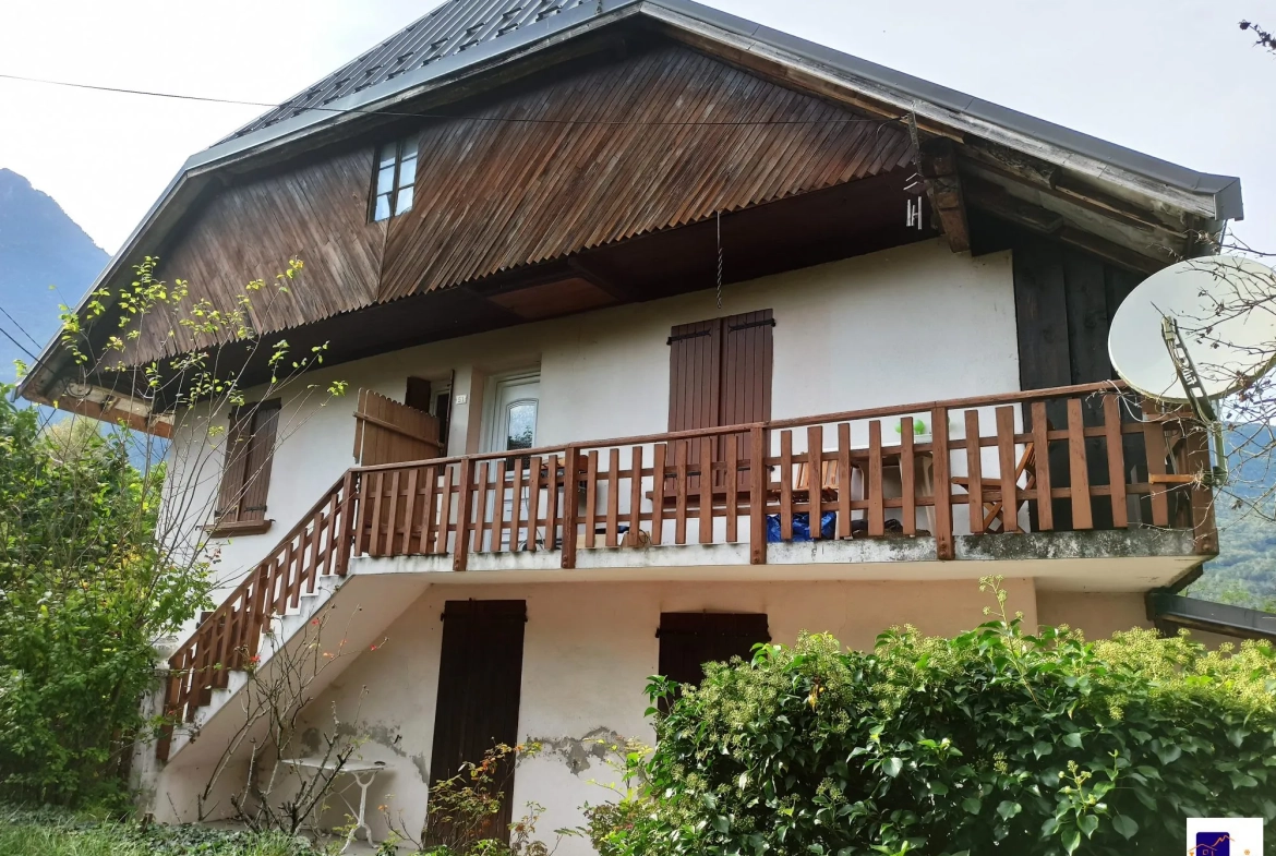 Rare appartement T4 rénové avec dépendances à La Chapelle, Maurienne 