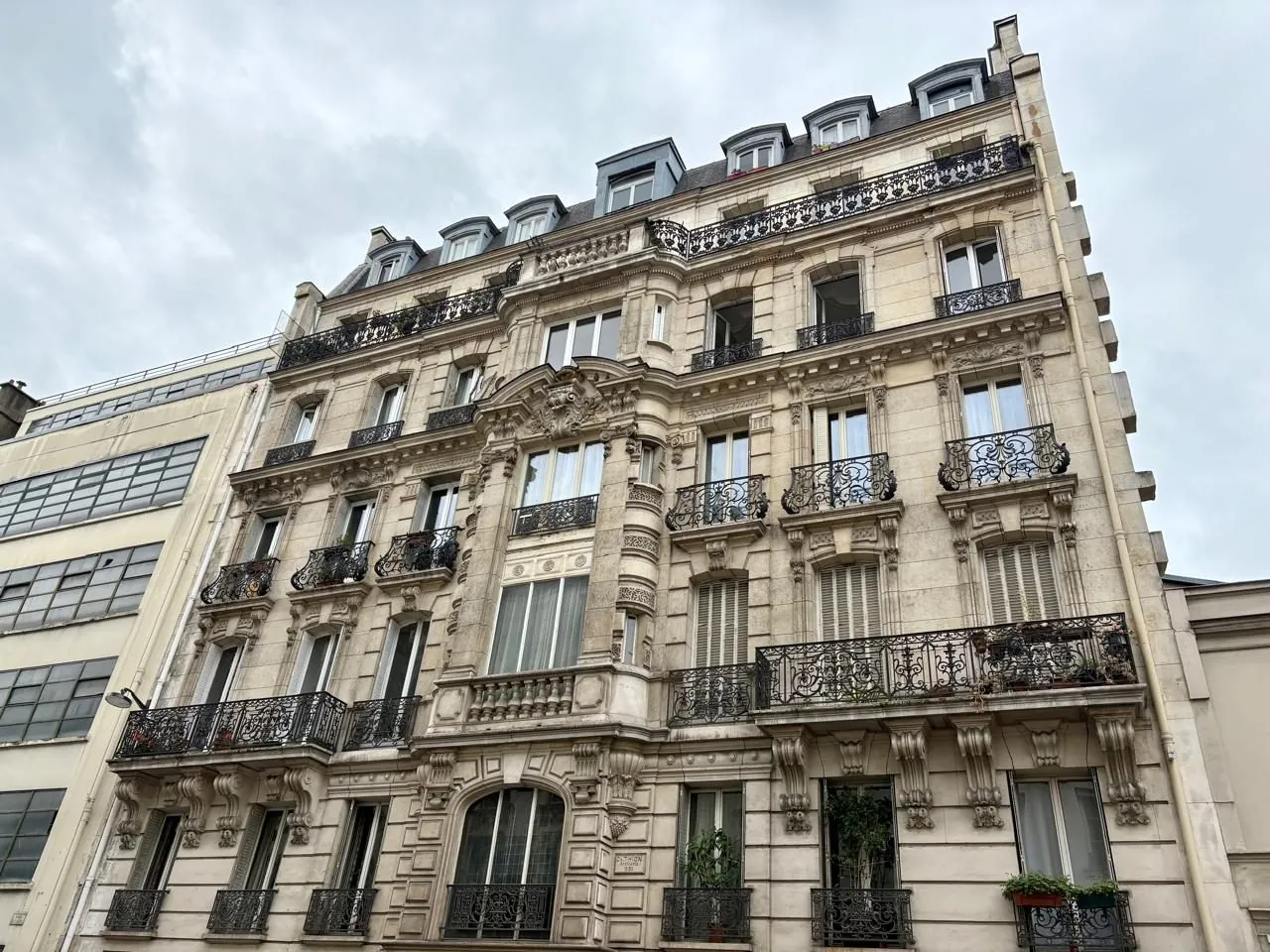Studio de 13 m² à vendre dans le quartier Saint Vincent de Paul à Paris 10ème 