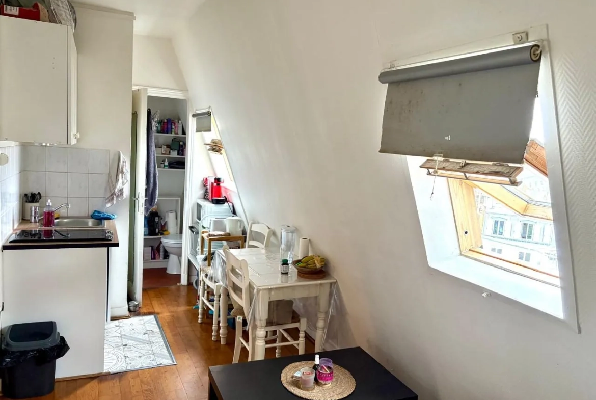 Studio de 13 m² à vendre dans le quartier Saint Vincent de Paul à Paris 10ème 