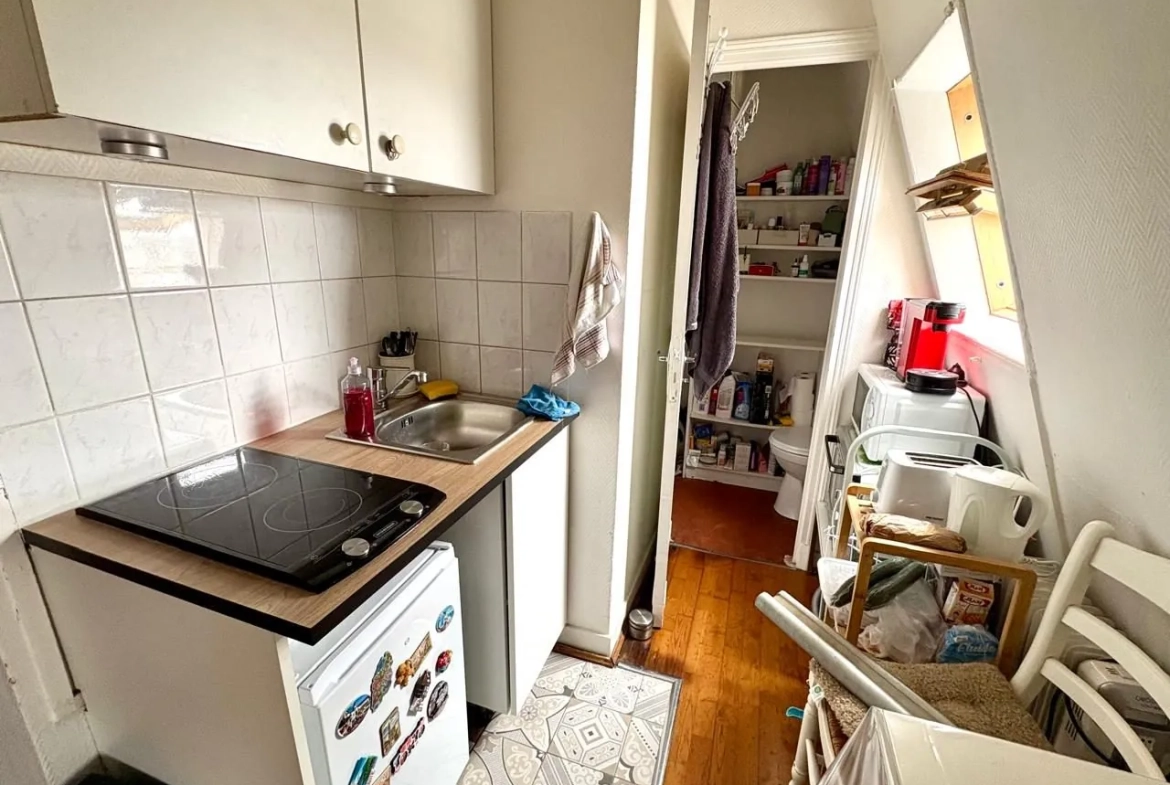 Studio de 13 m² à vendre dans le quartier Saint Vincent de Paul à Paris 10ème 