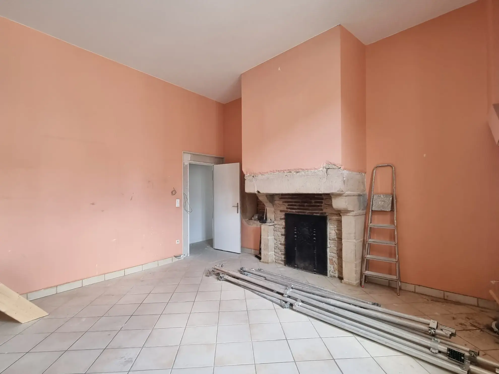 À vendre à Dijon : plateau de 60m² à aménager dans un immeuble ancien 