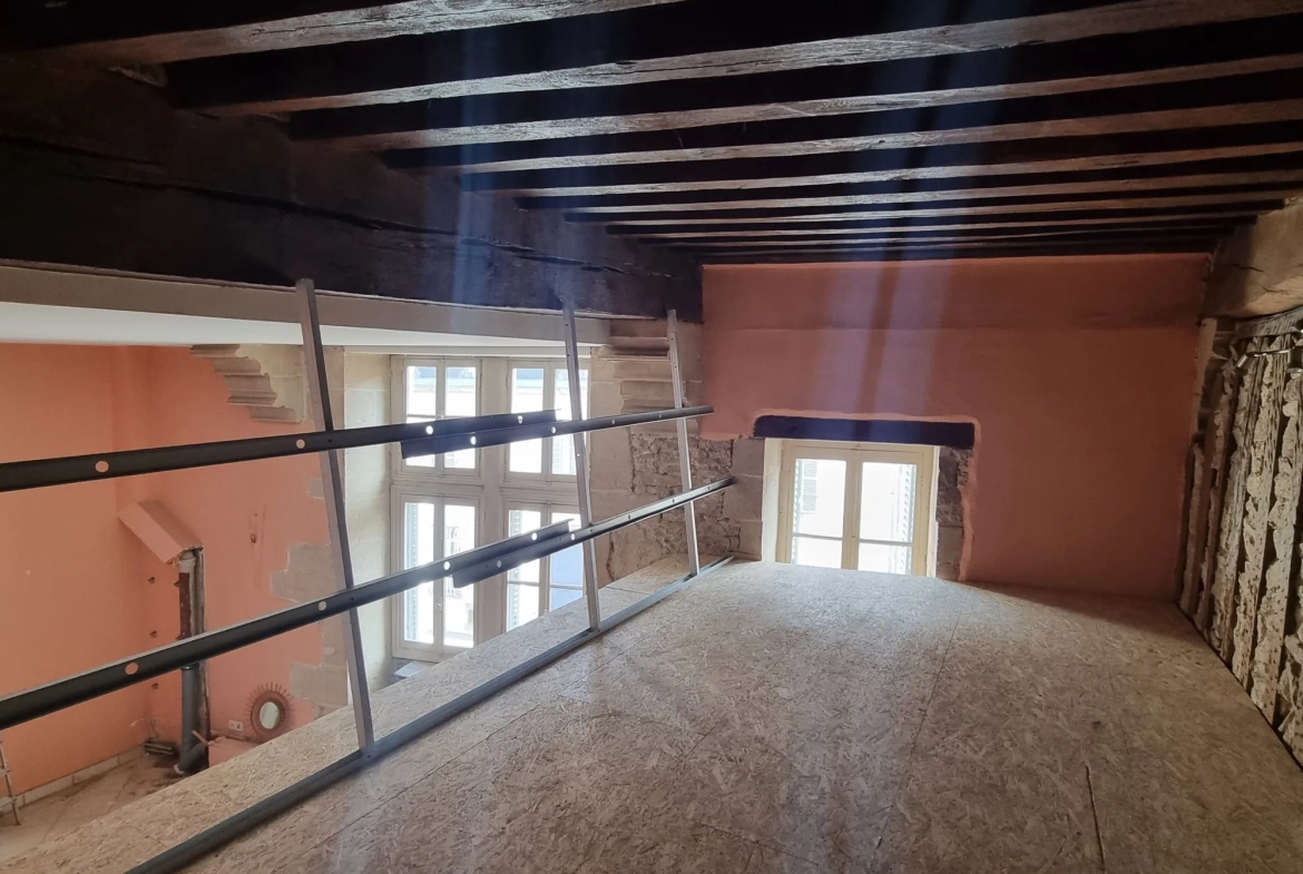 À vendre à Dijon : plateau de 60m² à aménager dans un immeuble ancien 