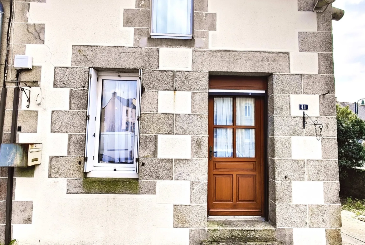 Maison de 80 m² en centre bourg de Guerlédan avec 3 pièces 