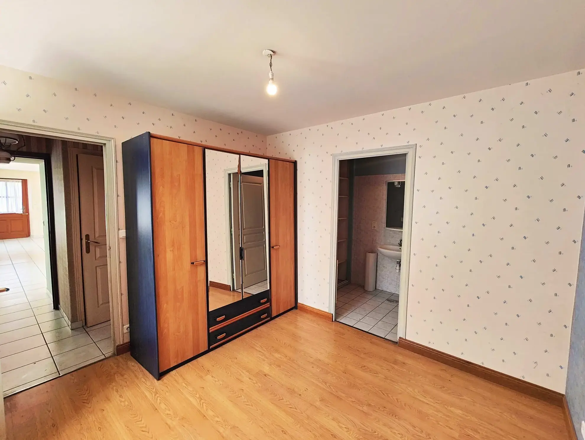Maison de 80 m² en centre bourg de Guerlédan avec 3 pièces 