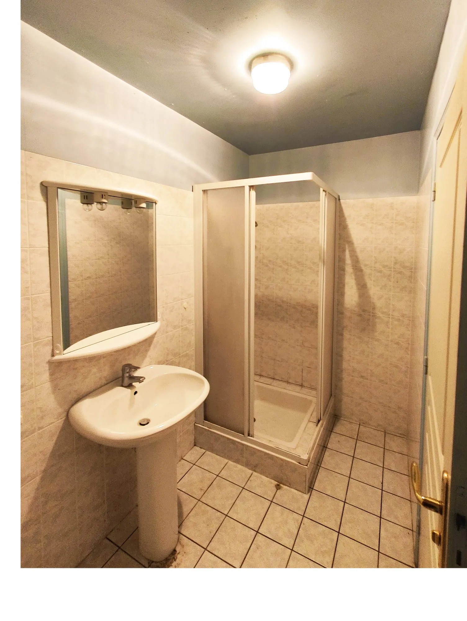 Maison de 80 m² en centre bourg de Guerlédan avec 3 pièces 