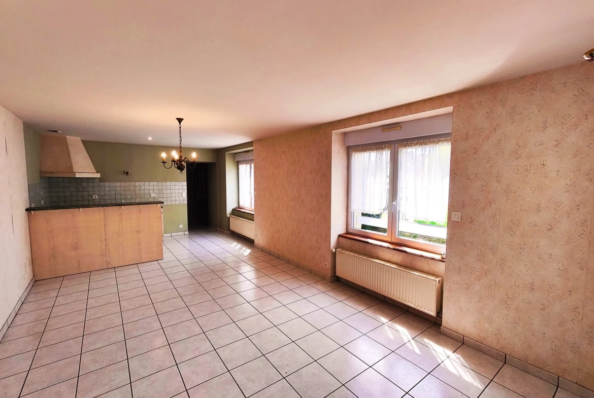 Maison de 80 m² en centre bourg de Guerlédan avec 3 pièces 