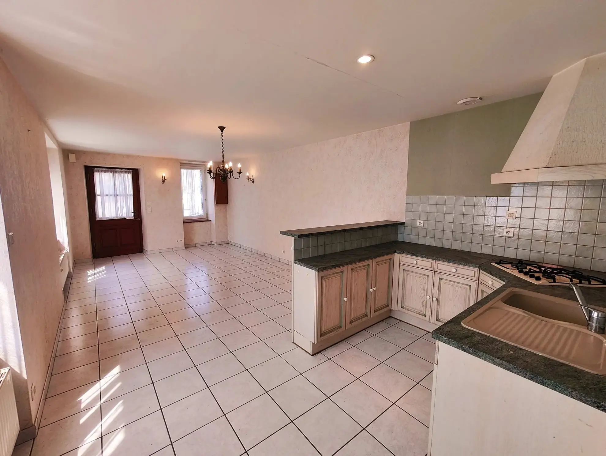 Maison de 80 m² en centre bourg de Guerlédan avec 3 pièces 