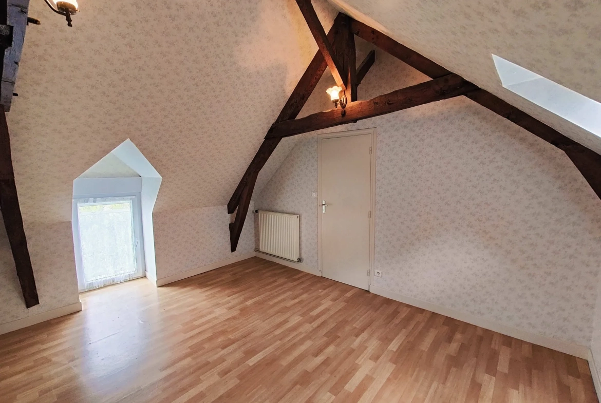 Maison de 80 m² en centre bourg de Guerlédan avec 3 pièces 