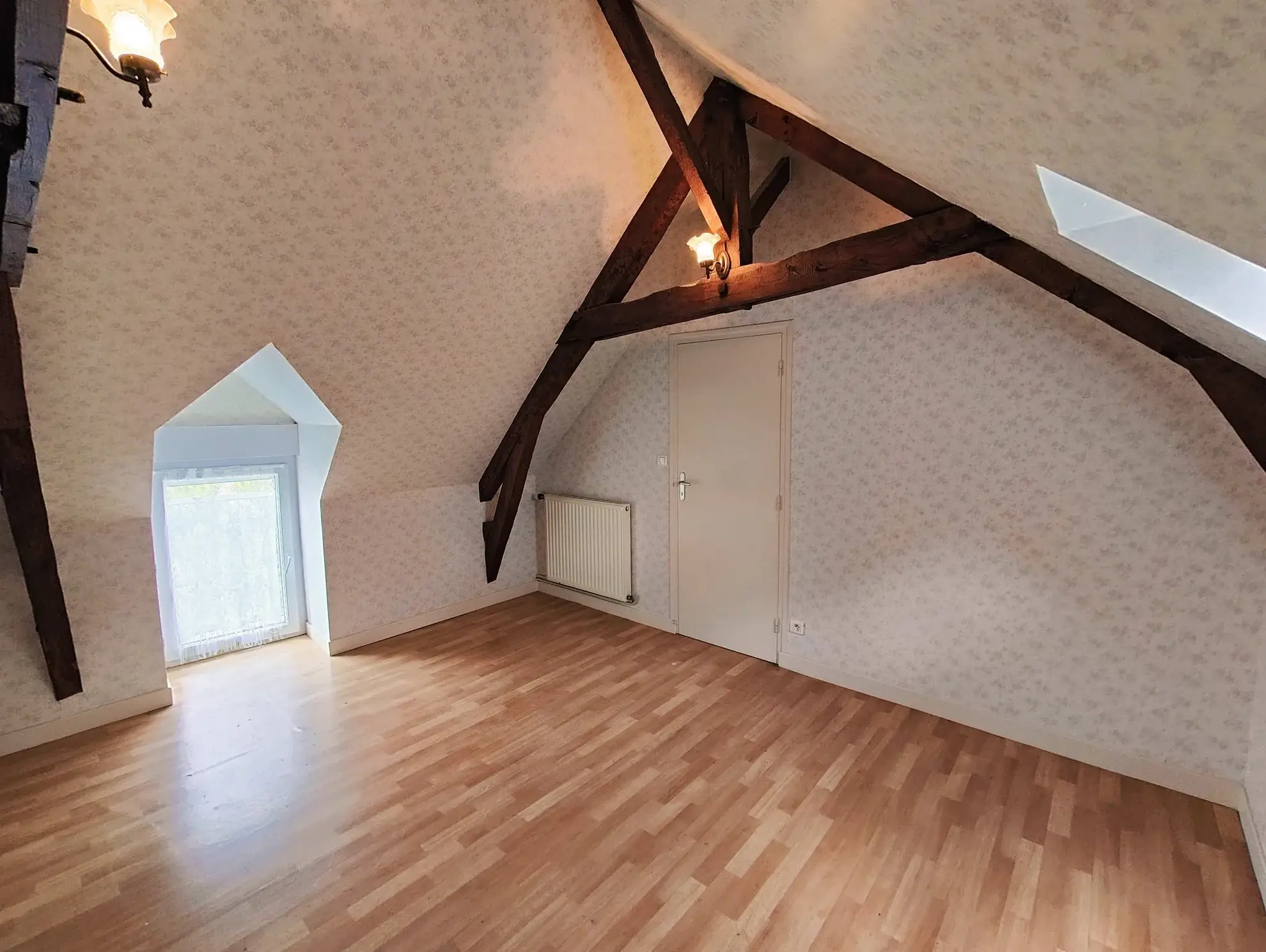 Maison de 80 m² en centre bourg de Guerlédan avec 3 pièces 