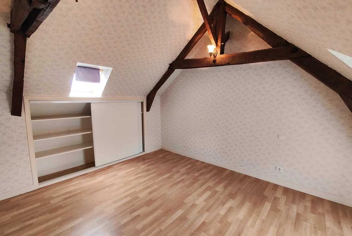 Maison de 80 m² en centre bourg de Guerlédan avec 3 pièces 