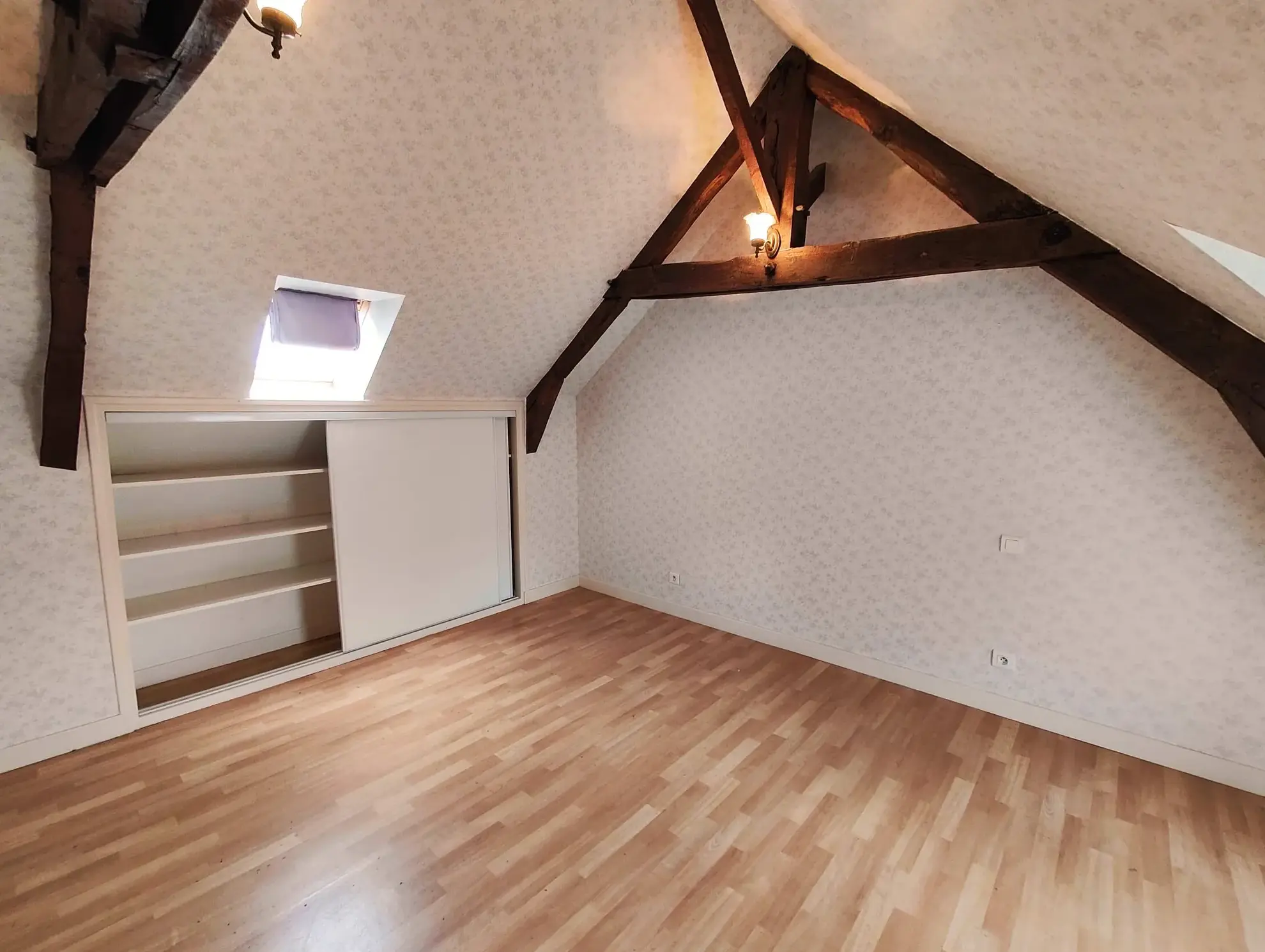 Maison de 80 m² en centre bourg de Guerlédan avec 3 pièces 
