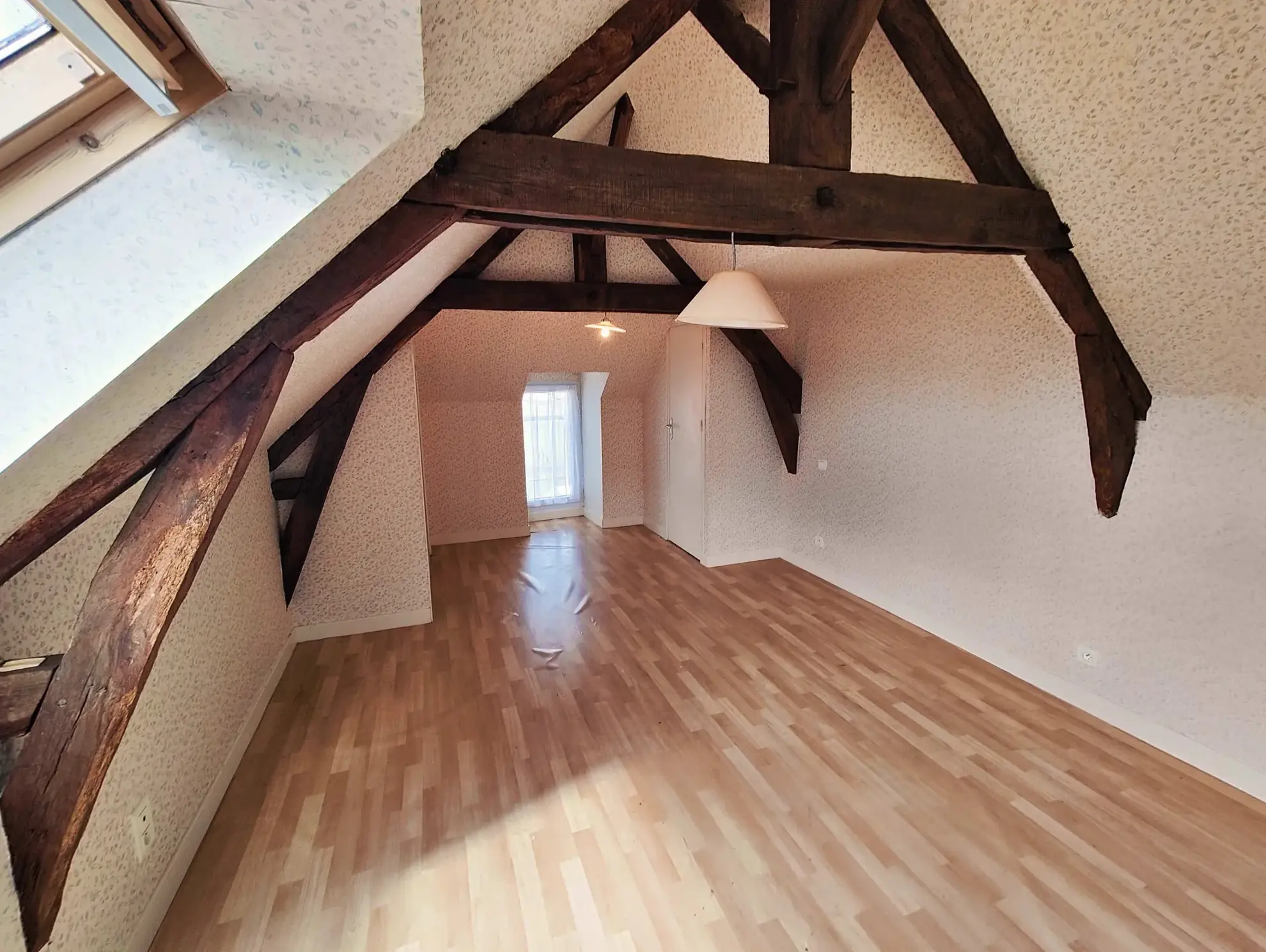Maison de 80 m² en centre bourg de Guerlédan avec 3 pièces 