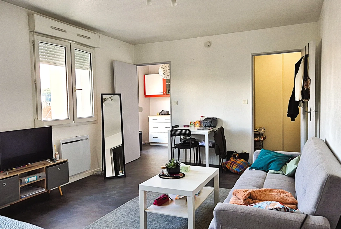 Appartement T1 rénové de 32 m² à Besançon – Calme et lumineux 