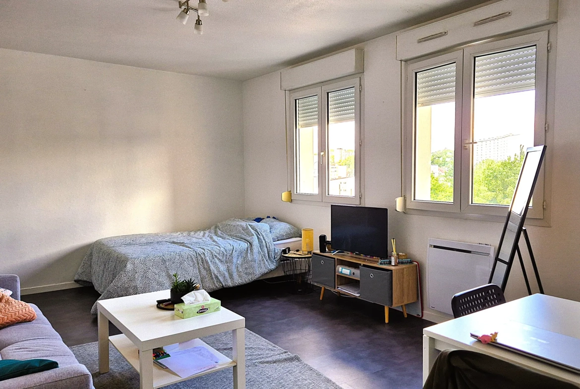 Appartement T1 rénové de 32 m² à Besançon – Calme et lumineux 