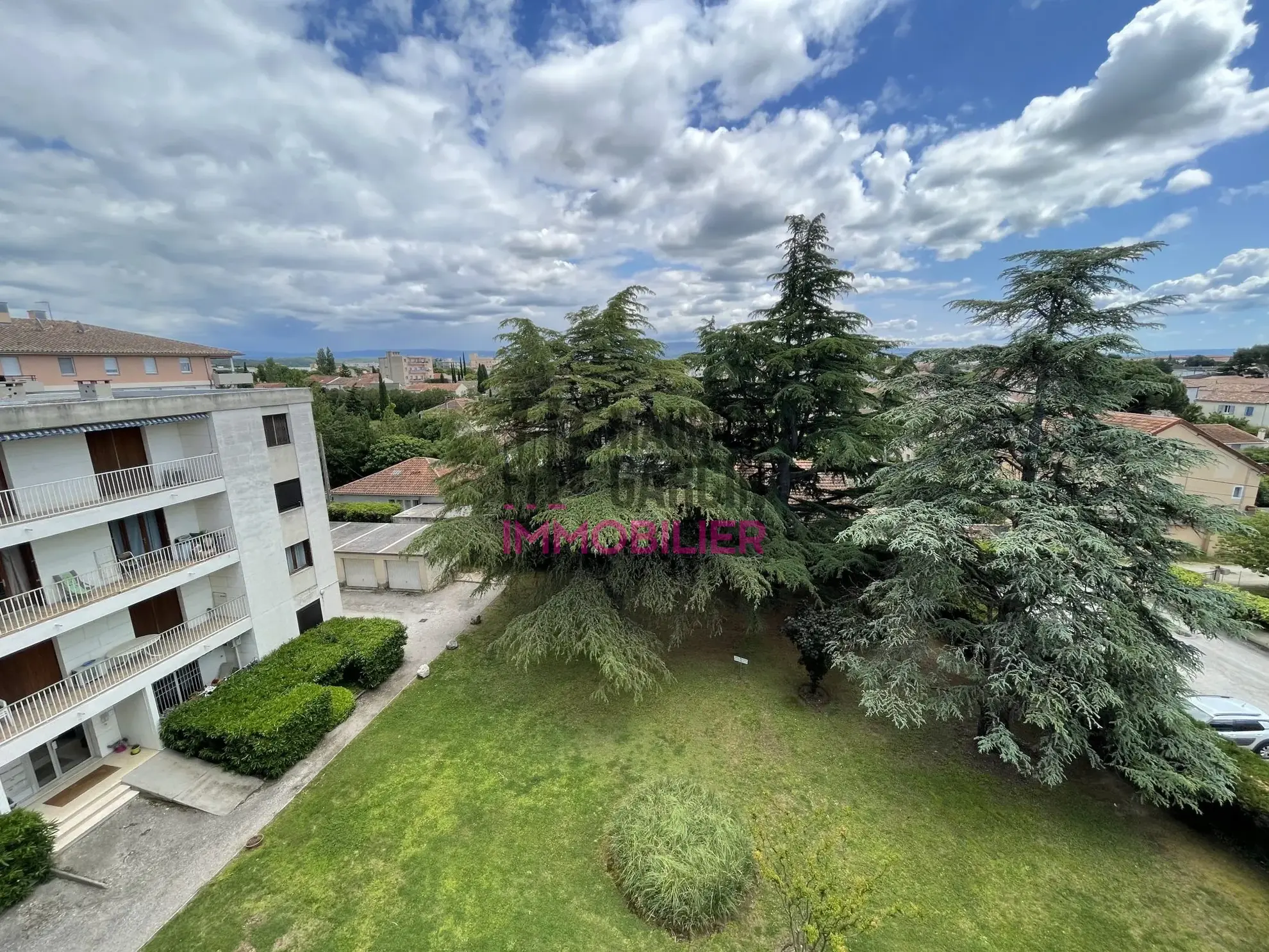 Appartement T3 avec balcon de 17 m² à vendre à Carpentras - Investissement ou résidence principale 
