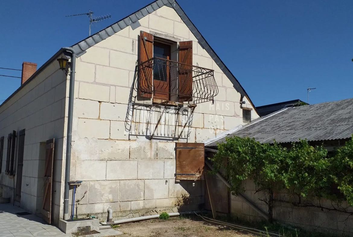 Maison mitoyenne à rénover avec jardin à Montoire-sur-le-Loir 