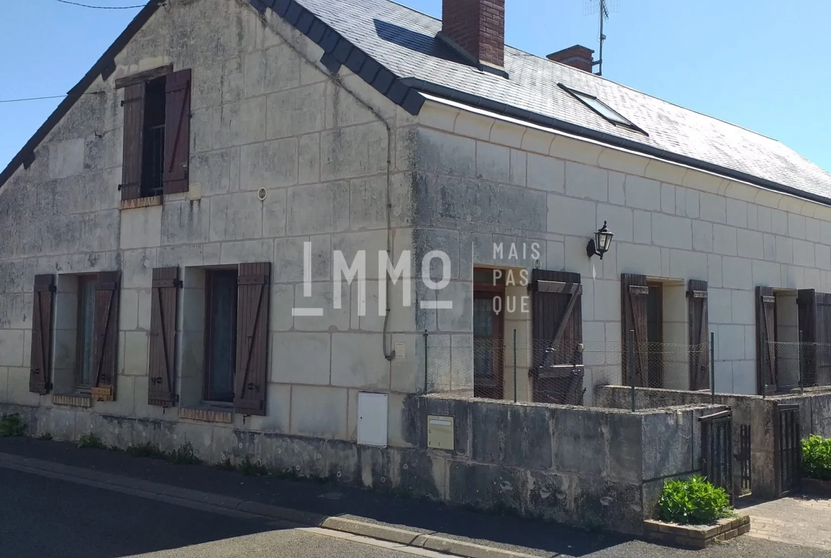 Maison mitoyenne à rénover avec jardin à Montoire-sur-le-Loir 