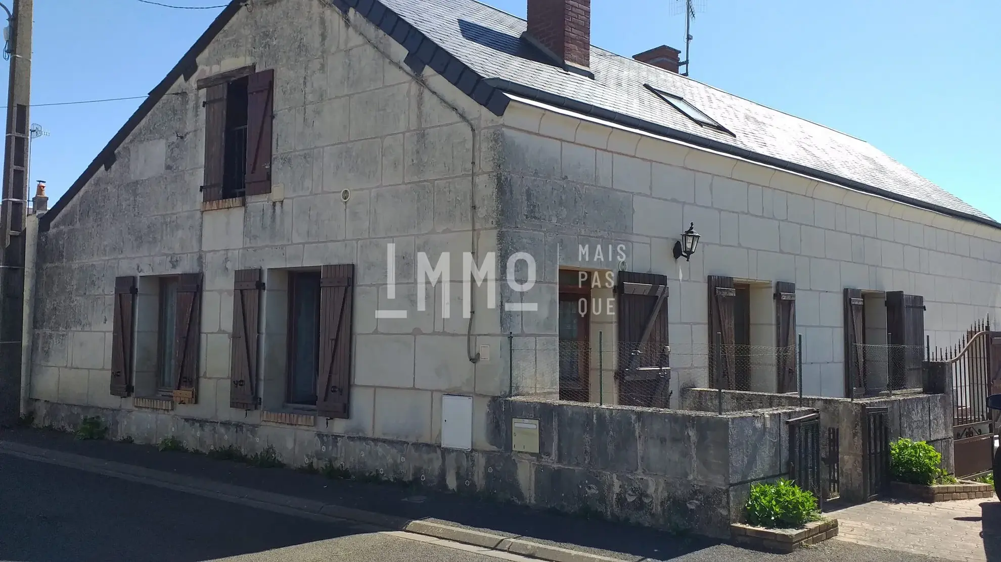 Maison mitoyenne à rénover avec jardin à Montoire-sur-le-Loir 