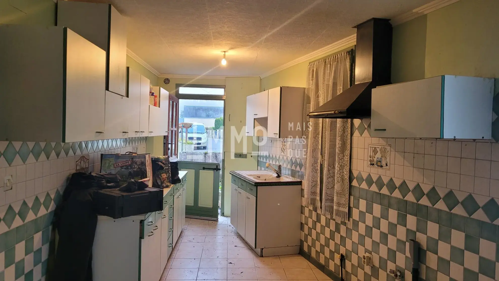 Maison mitoyenne à rénover avec jardin à Montoire-sur-le-Loir 