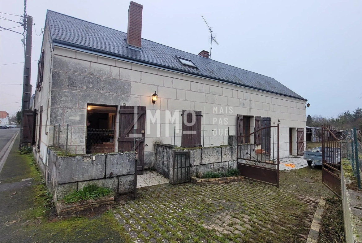 Maison mitoyenne à rénover avec jardin à Montoire-sur-le-Loir 